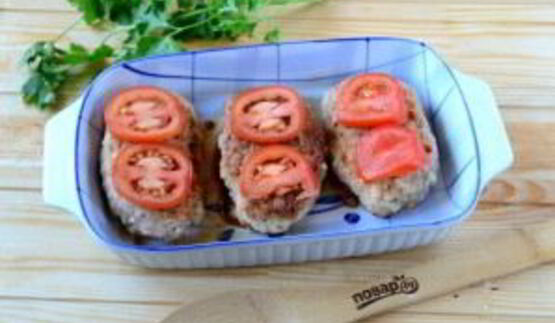 котлеты под шубой с помидорами и сыром