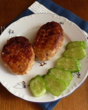 Куриные котлеты с маслом внутри