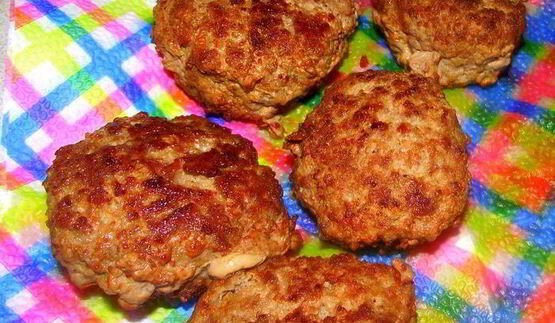 мясные котлеты с необычным подливом из яблока