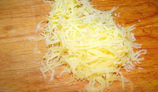 мясные котлеты с необычным подливом из яблока