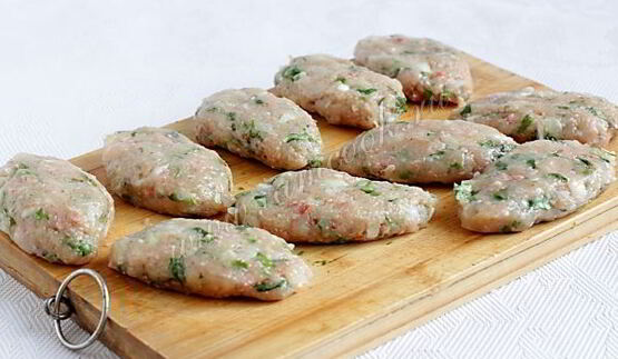 пикантные куриные котлетки