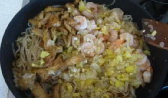 лапша по-сингапурски с креветками