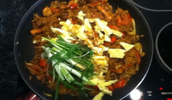 лапша по-сингапурски