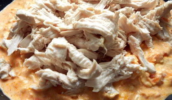 лазанья из ржаных блинчиков с курицей, томатами и базиликом