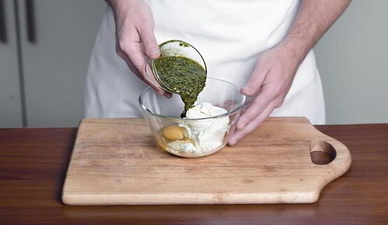 лазанья с индейкой и соусом песто