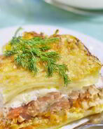 Лазанья с лососем и укропом