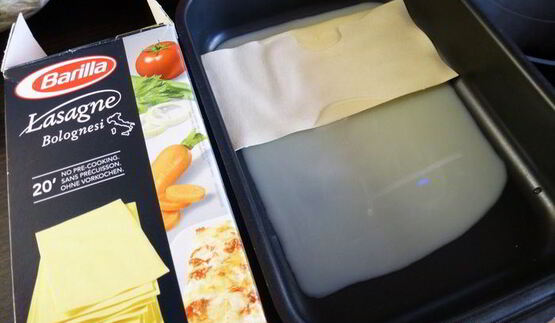 лазанья с творогом и малиной