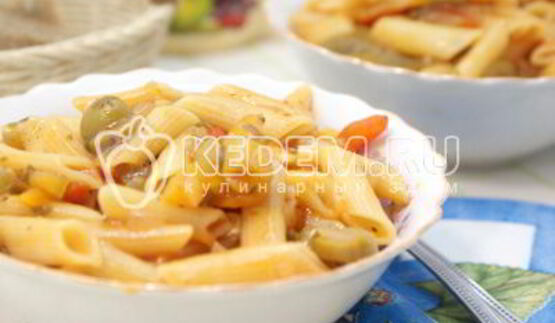 макароны перья с овощной подливой