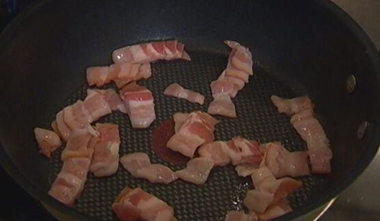 макароны-ракушки со спаржей, горохом и беконом