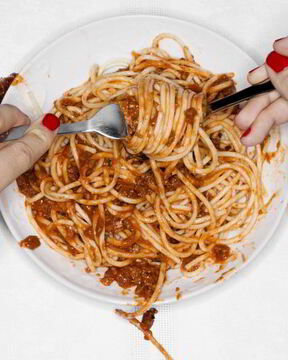 Макароны с фаршем на сковороде