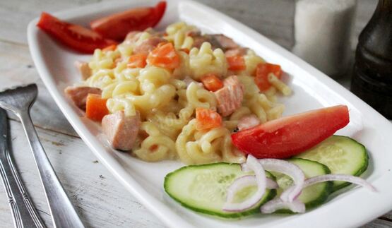 макароны с красной рыбой в соусе