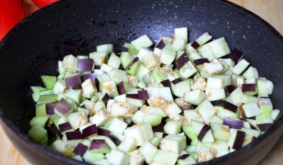 паста с баклажанами в томатном соусе