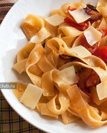 Рецепт пасты с беконом и помидорами черри