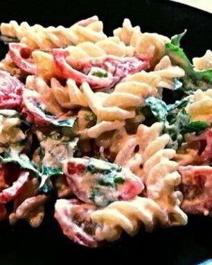 Паста с черри, рукколой и сливочным сыром