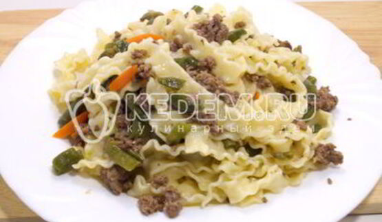 паста с фаршем и стручковой фасолью