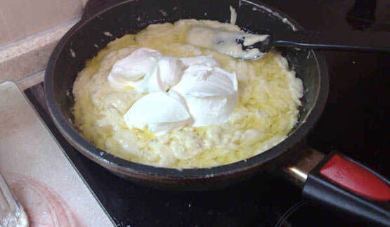 паста с консервированным лососем