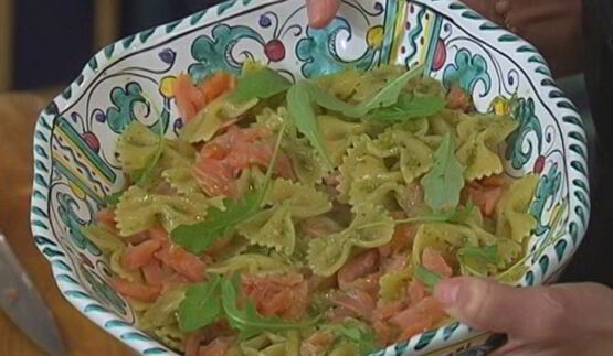 паста с копченой семгой и песто из каперсов