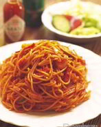 Паста с томатным соусом и кабачковой икрой