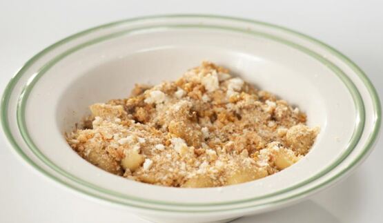 сицилийская паста с консервированной скумбрией и сухариками