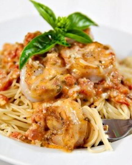 Рецепт спагетти с креветками в сливочно-томатном соусе