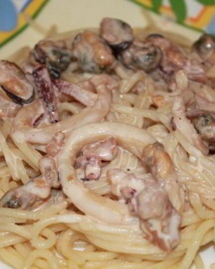 Рецепт спагетти с морепродуктами под сырно-сливочным соусом