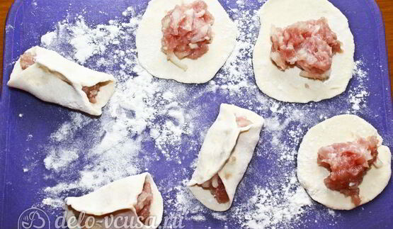 манты на сковороде