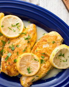 Куриная грудка под лимонным соусом по-французски