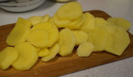 мясо по-французски с грибами и помидорами