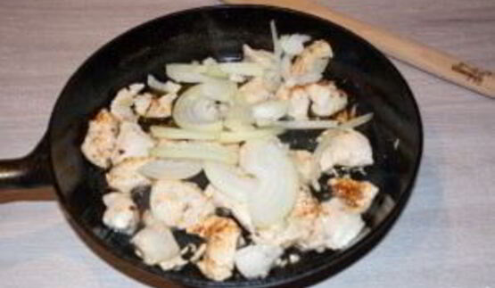 мясо по-французски в сковороде