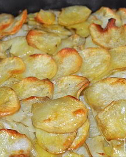 Рецепт запеченного картофеля с луком по-французски