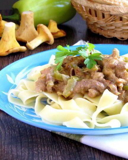 Рецепт бефстроганова с грибами и сладким перцем