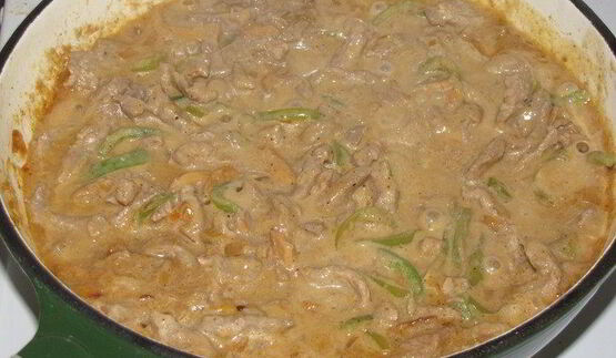 бефстроганов с грибами и сладким перцем