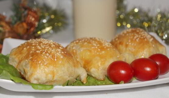 фаршированные куриные грудки в слоеном тесте