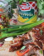 Глазированная свинина с кукурузным салатом