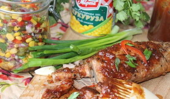 глазированная свинина с кукурузным салатом