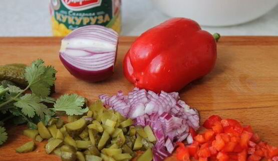 глазированная свинина с кукурузным салатом