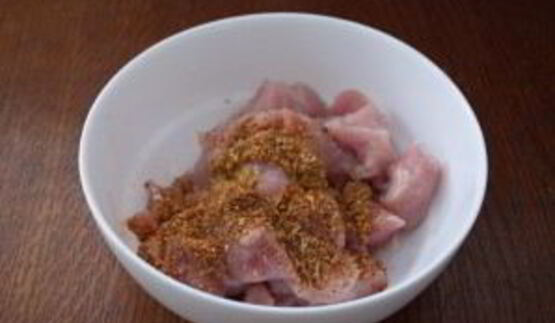 индейка с ананасами на шпажках