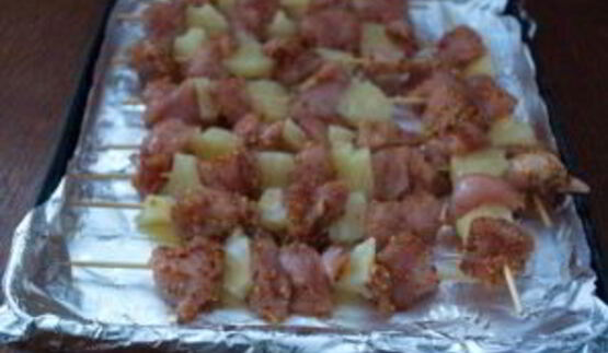 индейка с ананасами на шпажках