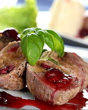 Мясо с вишней