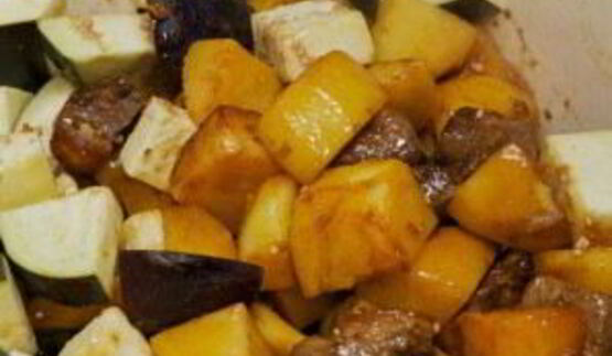 тушенная утка с баклажанами и картофелем