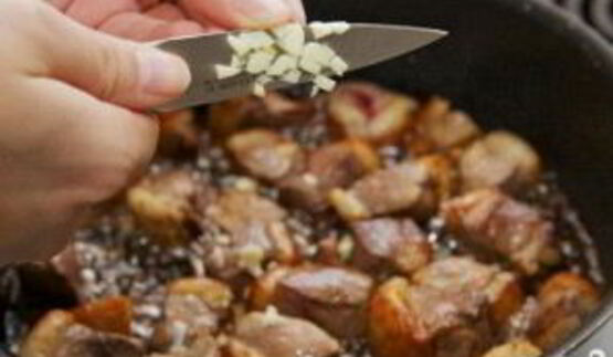 тушенная утка с баклажанами и картофелем