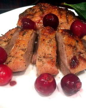 Утиные грудки с вишней