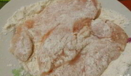 жареное куриное филе с корочкой