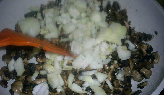 ньокки, тушенные в сливочно-грибном соусе