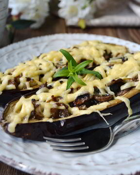 Баклажаны, фаршированные грибами