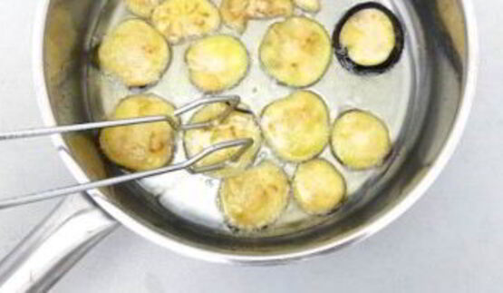 баклажаны, жаренные в панировке