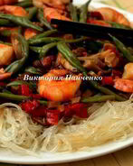 Чап-чой с креветками, грибами и стручковой фасолью