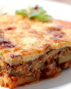 Греческая мусака в соусе бешамель