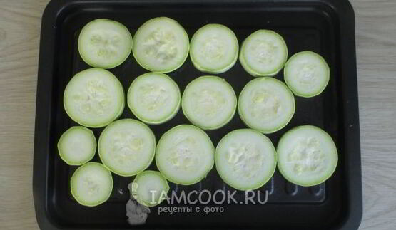 кабачки с помидорами и чесноком в духовке