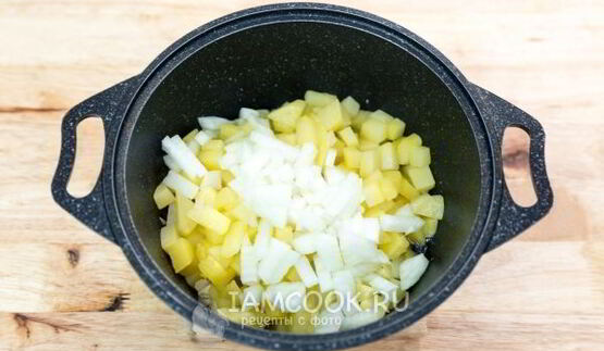 кабачки, тушенные с картошкой в сметане